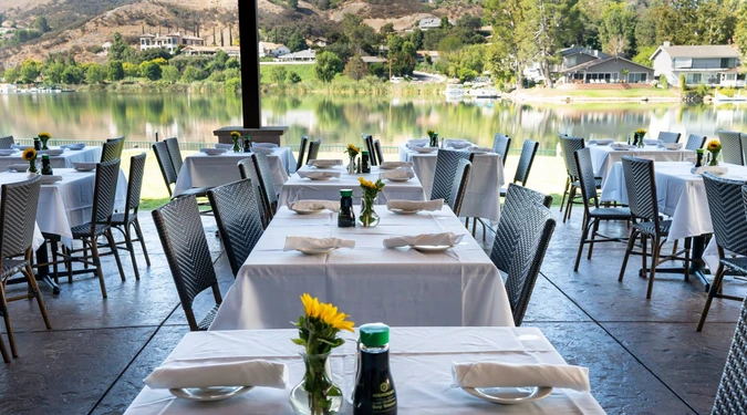 Sushi Happy Hour Westlake Village: Lakeside Sushi Bar vs. Standard Sushi Restaurants